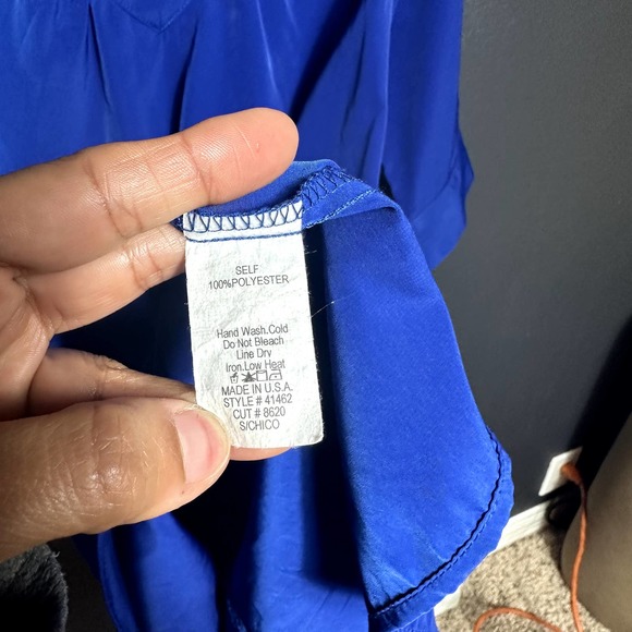 Tobi Women's Cobalt Blue Elbow Sleeve V-Neckline Blouse Size Small - Picture 7 of 7